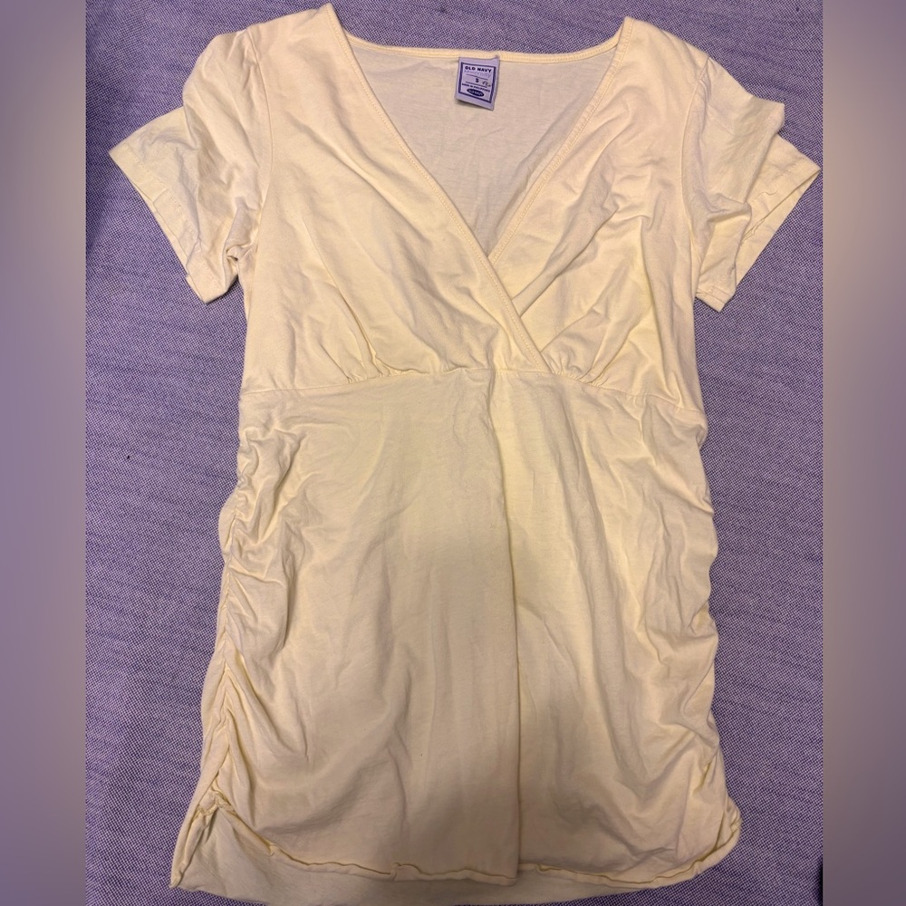 ⭕️Yellow Short Sleeve maternity top small